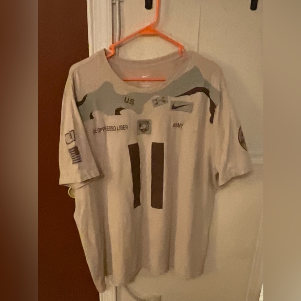 Nike: Black Knight ARMY tan and brown short sleeve tee 2XL united we stand tee.